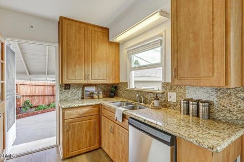 2919 El Caminito, Glendale CA  91214-2006 exterior