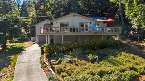 25510 Daisy Ln, Willits, CA 95490-8403
