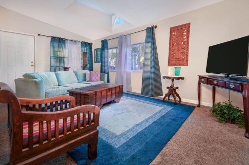 13875 Meda Dr, Grass Valley, CA 95949-9283