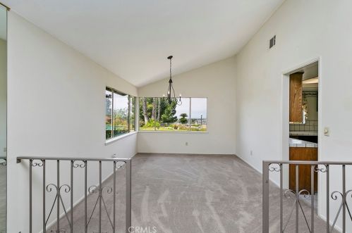 16350 Rancho Escondido Dr, Riverside CA  92506-5816 exterior