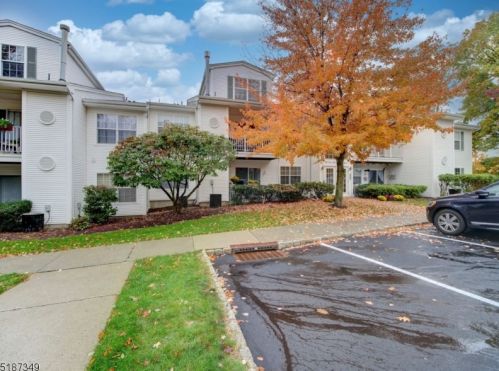 118 Crestview Ln, Mount Arlington, NJ 07856-2301