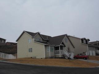 1702 Naches Ave, Selah WA  98942-9336 exterior