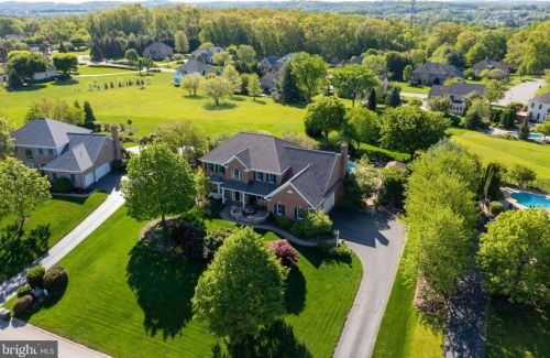 1935 Rosewood Ln, York, PA 17403-5918