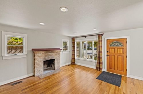 236 Spruce Ave, Del Monte Park, CA 93950-4643