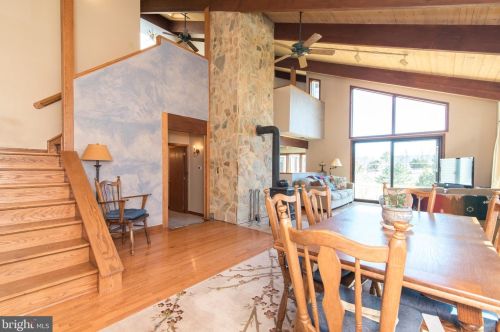 80 Quinn Lea Rd, Harpers Ferry WV 25425-5372 exterior