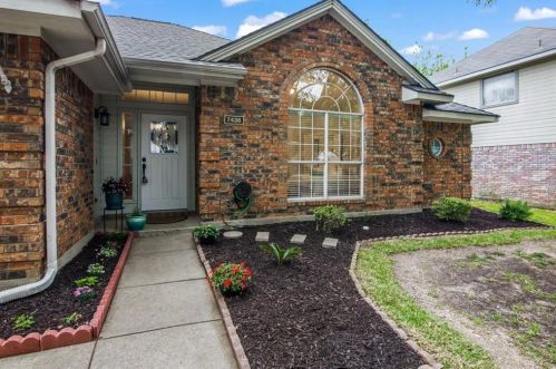 7436 Mesa Verde Trl, Fort Worth TX  76137-3727 exterior