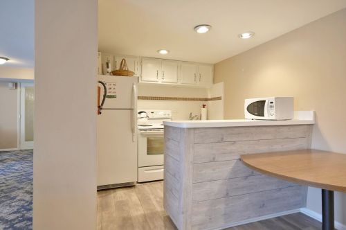 301 Lake Hinsdale Dr, Willowbrook IL  60527-2259 exterior