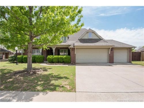 9303 104th East Ave, Owasso, OK 74055-7274