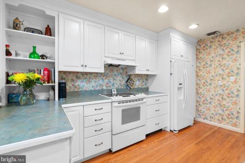 26 Sunset Dr, Severna Park MD 21146-3230 exterior