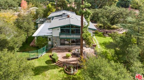 21119 Entrada Rd, Topanga, CA 90290-3535