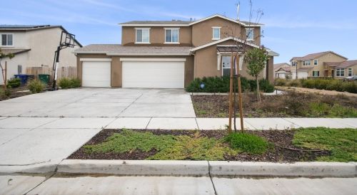 252 San Lorenzo St, Los Banos, CA 93635-6457