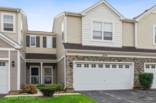 6710 Slate Dr, Carpentersville, IL 60110-2495