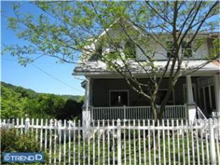 2437 Fairview Ave, Reading PA  19606-2064 exterior