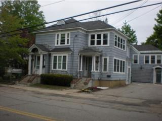 13 Walnut St, Rochester, NH 03867-1018