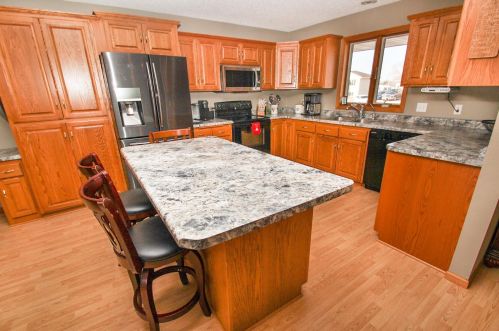 705 Eagle Dr, Melrose, MN 56352-4504