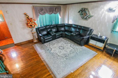 124 Fariston Dr, Philadelphia PA 19120-1007 exterior