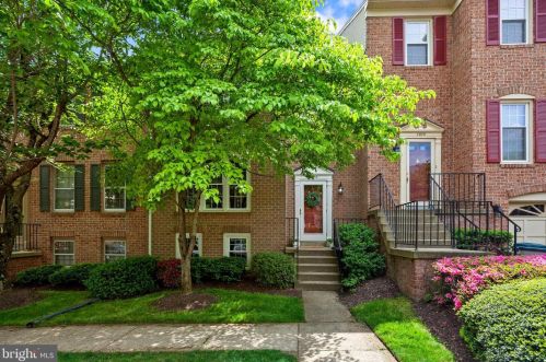 7873 Hampton Village Pass, Annandale, VA 22003-1570