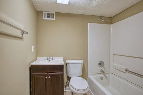 4072 Peachtree Farms Rd, Rex GA  30273-1380 exterior