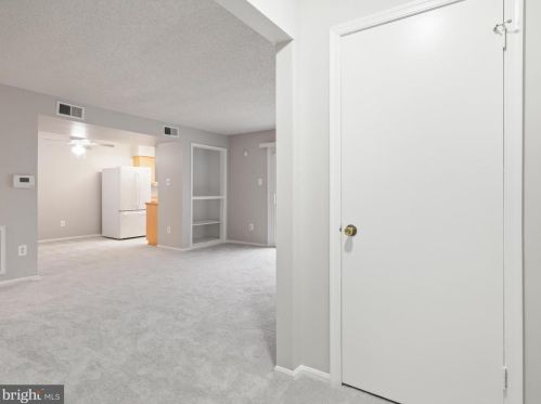12161 Chaucer Ln, Woodbridge, VA 22192-5243