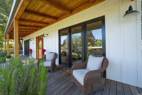 817 Brown St, Healdsburg, CA 95448-3714