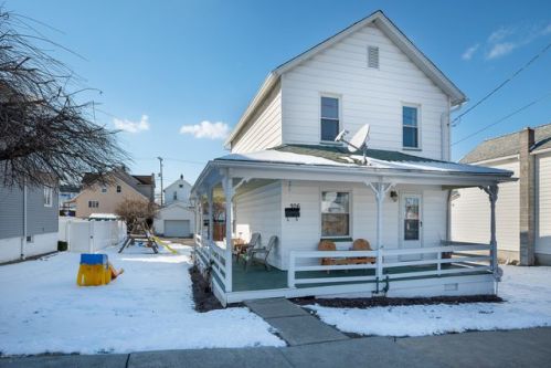306 Front St, Pittston, PA 18641-1909
