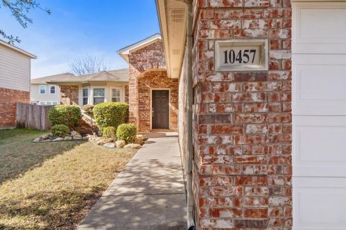 10457 Hideaway Trl, Fort Worth TX  76131-3994 exterior