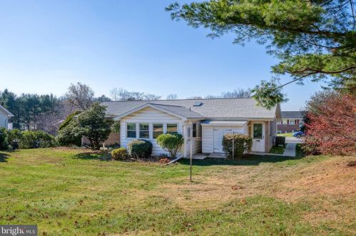 1035 Devonshire Rd, Lancaster PA  17601-1610 exterior