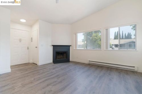 34 Ballard Ct, Hayward, CA 94544-5361