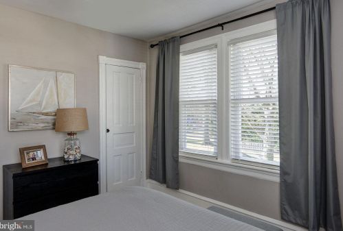 537 Grv St, Haddonfield NJ 08033-1220 exterior