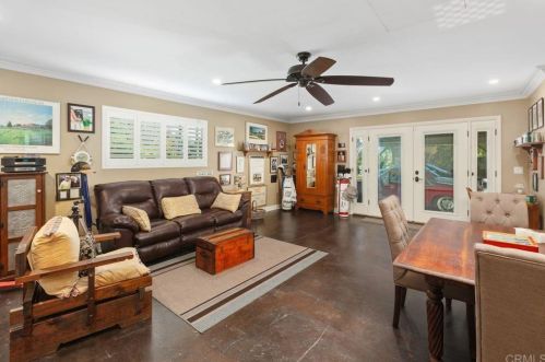 3433 Royal Rd, Vista CA  92084-6616 exterior