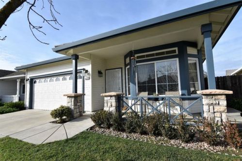 3323 Spring Crest Dr, Turlock, CA 95382-9714