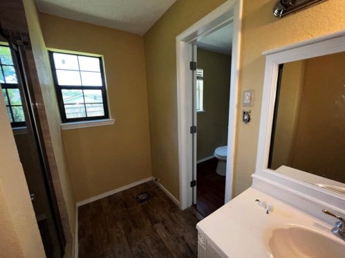 5909 Bowling Dr, Fort Worth TX  76148-3503 exterior