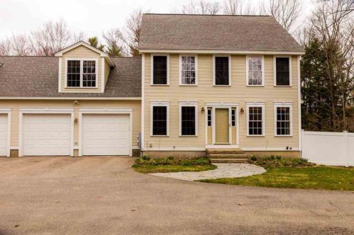 7 Huckins Rd, Dover, NH 03823-7526