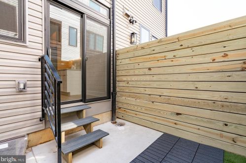 2302 Gordon St, Philadelphia PA 19132-4631 exterior