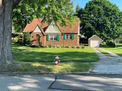 729 Carl Ave, New Kensington, PA 15068-4607