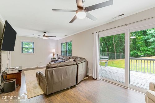 6896 Lockridge Dr, Atlanta GA  30360-1515 exterior