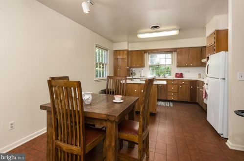 211 Harrison St, Princeton NJ  08540-3506 exterior