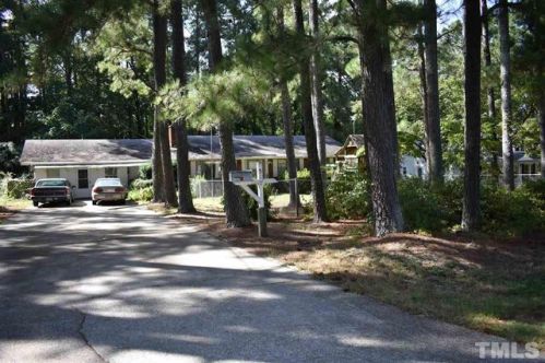 517 Lanier Ln, Zebulon, NC 27597-2106