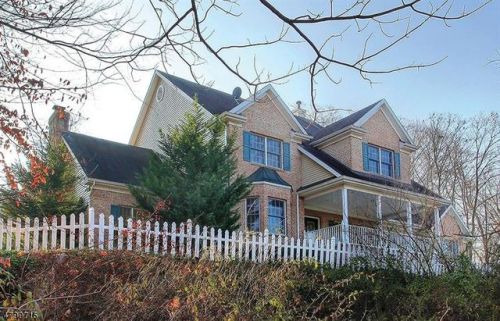 26 Mosle Rd, Gladstone, NJ 07934-2134