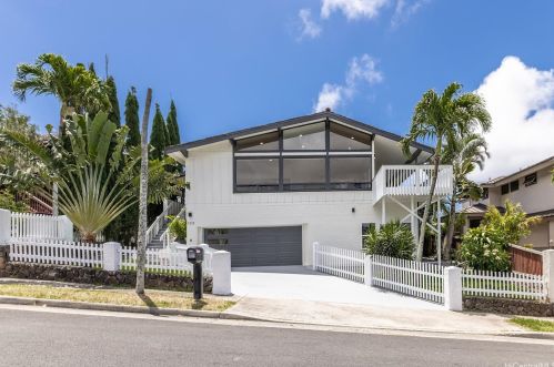 1111 Kaumoku St, Honolulu HI  96825-1303 exterior
