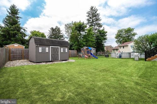 14 Winding Way, Trenton NJ 08620-2628 exterior