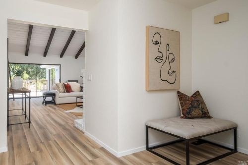8 San Marino Pl, San Rafael, CA 94901-1512