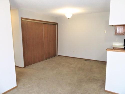 5978 Fernwood St, Saint Paul MN  55126-8462 exterior