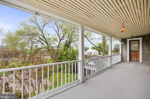 328 Mildred St, Charles Town WV  25414-1834 exterior