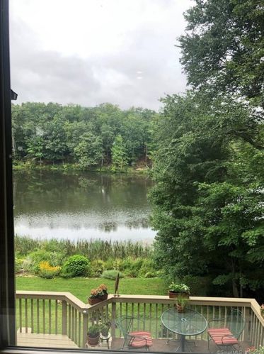 26 Clubhouse Dr, Woodbury, CT 06798-3205