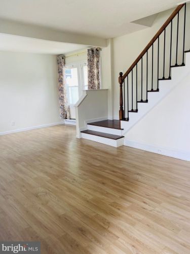 14 Crestwood Ave, Somerdale, NJ 08083-1412