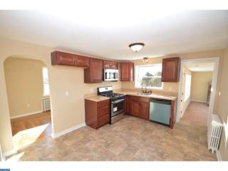 1041 Cedar St, Allentown PA  18109-1306 exterior