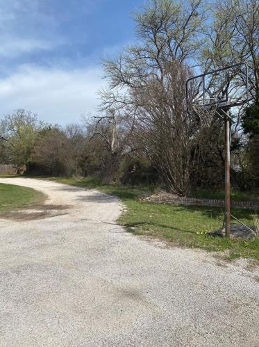 404 Mcsmith Ct, Granbury TX  76048-6283 exterior