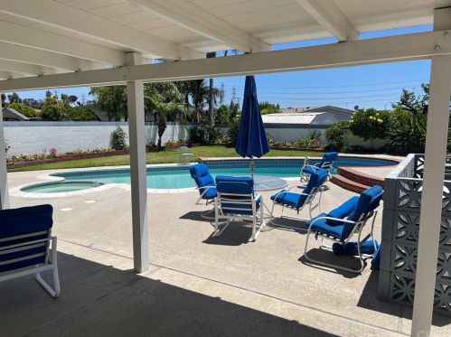 2532 Lark Ellen Ln, Anaheim CA  92806-5606 exterior