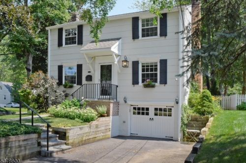 30 Roosevelt Ave, Chatham Township, NJ 07928-2548